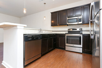 Savannah Oaks Townhomes in Lexington, KY - Building Photo - Interior Photo