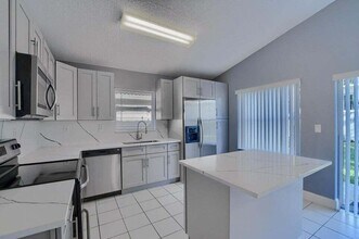 10253 Serene Meadow Dr N in Boca Raton, FL - Building Photo - Building Photo