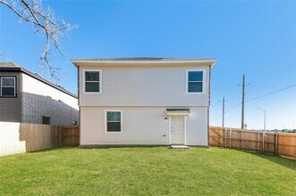 1300 Esther Ln in Ennis, TX - Building Photo - Building Photo