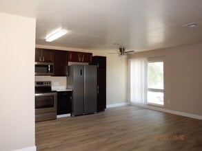 9885 E La Palma Ave, Unit 201 in Gold Canyon, AZ - Foto de edificio - Building Photo