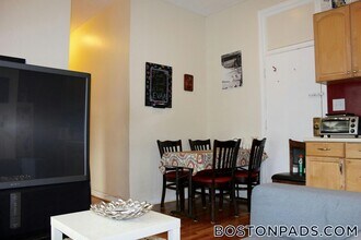 447 Park Dr in Boston, MA - Foto de edificio - Building Photo