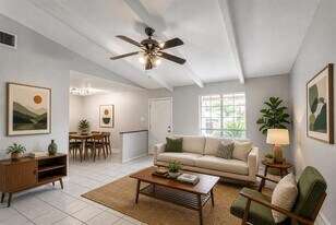 8206 Exmoor Dr in Austin, TX - Building Photo