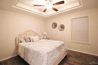 3609 Valeria St-Unit -2 in Edinburg, TX - Foto de edificio - Building Photo
