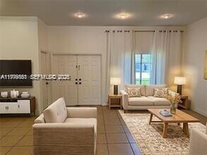 16064 SW 143rd Ln in Miami, FL - Building Photo - Building Photo