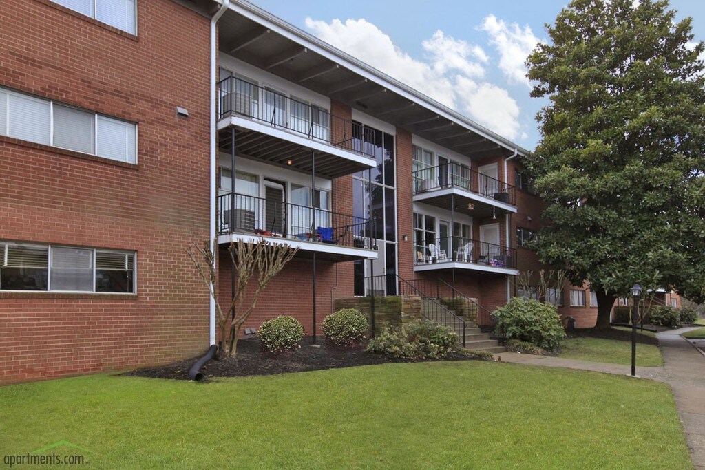 Riverside Park Apartments in Hopewell, VA