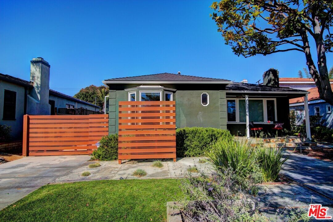 2237 24th St in Santa Monica, CA - Building Photo