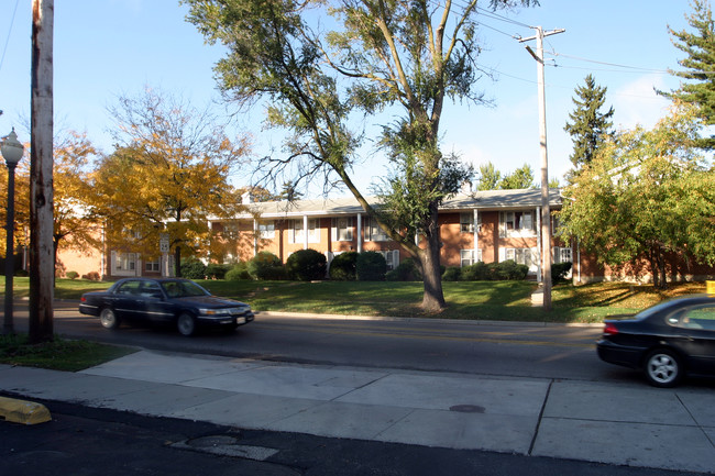 Torrey Pines Apartments in Elgin, IL - Building Photo - Building Photo