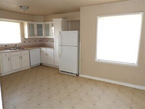 2511 NW 14th St in Lawton, OK - Building Photo - Building Photo