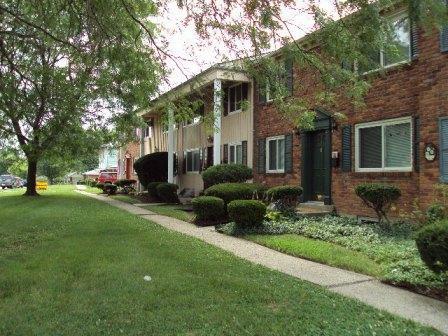 property at 2624 Parklawn Dr