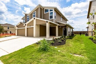 20504 Haygrazer Wy in Pflugerville, TX - Building Photo - Building Photo