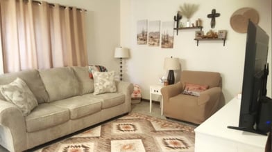 1334 Spring Village Dr in Ontario, OH - Foto de edificio - Building Photo