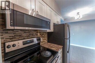 326 Hunter St E in Hamilton, ON - Building Photo - Building Photo