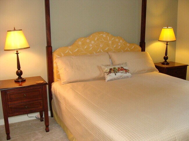 property at 945 Registry Blvd