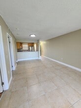 1520 Lake Crystal Dr in Royal Palm Beach, FL - Building Photo - Building Photo