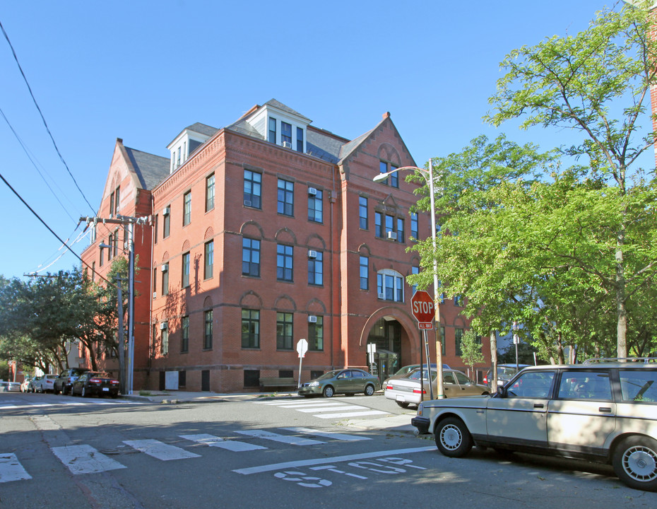 Putnam School Apartments in Cambridge, MA - Building Photo