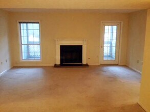 6461 Northridge Way in Morrow, GA - Foto de edificio - Building Photo