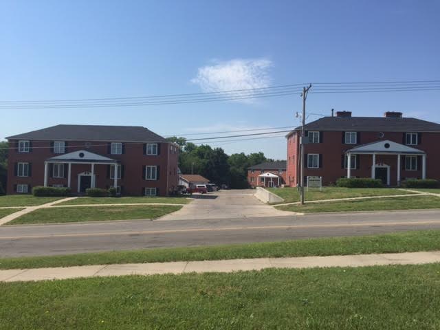 Colonial Estates in Junction City, KS - Building Photo