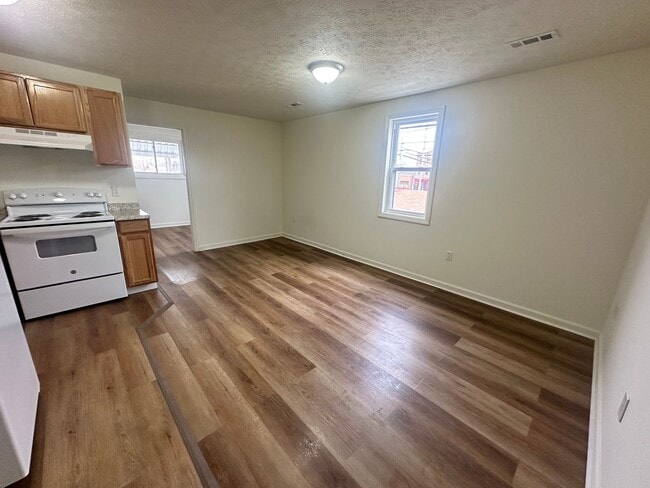 108 Carter St in Crewe, VA - Building Photo - Building Photo
