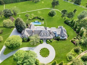1 Green Hollow Rd in East Hampton, NY - Building Photo - Building Photo