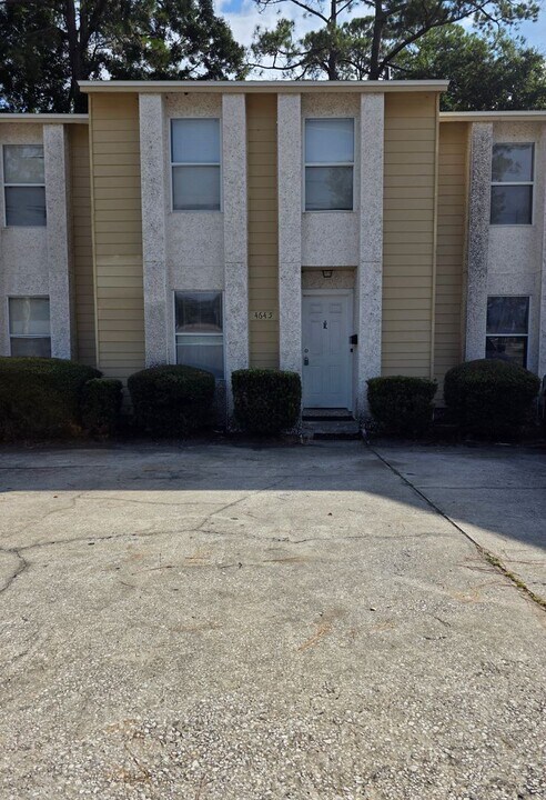 4645 Barnes Rd S in Jacksonville, FL - Building Photo