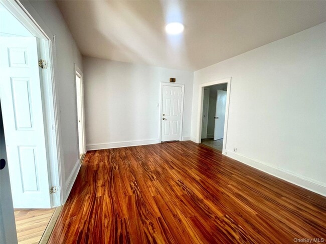 51-60 48th St in Queens, NY - Building Photo - Building Photo