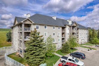 5000 Somervale Crt SW in Calgary, AB - Building Photo - Building Photo