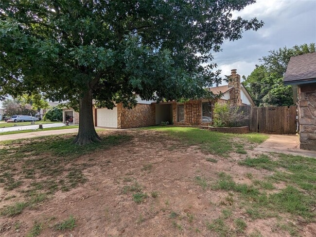2116 Oakvista Cir in Norman, OK - Building Photo - Building Photo
