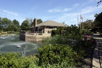 Brook Run in Arlington Heights, IL - Building Photo - Building Photo
