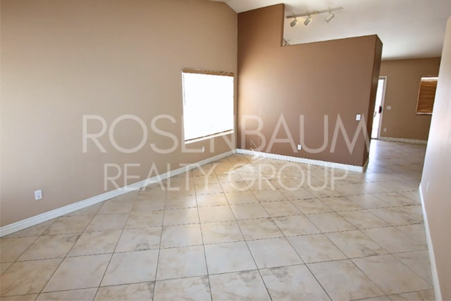16060 W Desert Bloom St in Goodyear, AZ - Building Photo - Building Photo