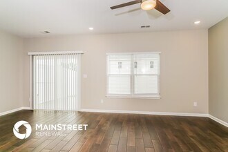 2064 Hoosier Way in Jeffersonville, IN - Foto de edificio - Building Photo