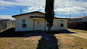 2200 E California Ave in Midland, TX - Building Photo