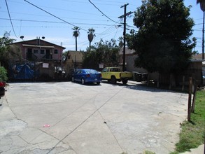 1852 W 24th St in Los Angeles, CA - Building Photo - Building Photo