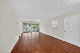 801 Meadowlark Ln in Delray Beach, FL - Building Photo - Building Photo
