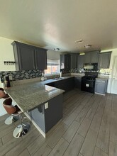 5510 Tierra Abierta Dr in Bakersfield, CA - Foto de edificio - Building Photo
