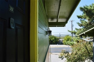 2703 Swisher St in Austin, TX - Foto de edificio - Building Photo