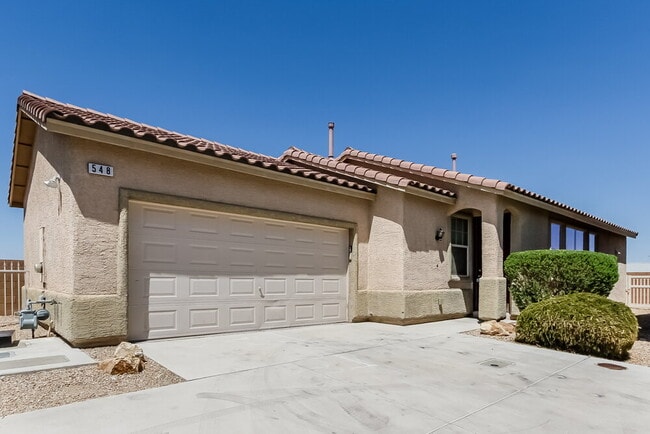 548 Bayo Canyon Ct in Henderson, NV - Building Photo - Building Photo