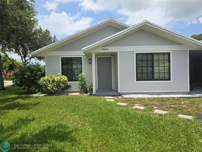 3664 E Citrus Trce in Davie, FL - Building Photo - Building Photo