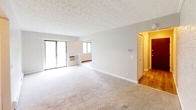 17 Stenwick Dr-Unit -17-H Stenwick Drive in Churchville, NY - Building Photo - Building Photo