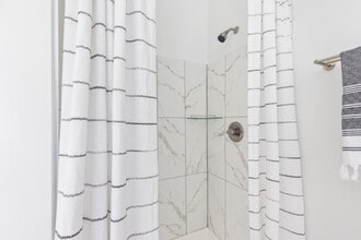 Ascent at Pointe Grande in Simpsonville, SC - Foto de edificio - Building Photo