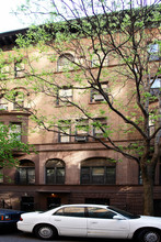 319 W 82nd St in New York, NY - Building Photo - Building Photo