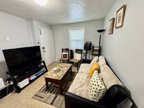 68 Readville St, Unit A in Boston, MA - Building Photo - Building Photo