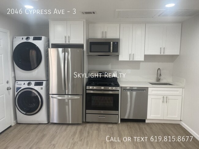 2046 Cypress Ave. in San Diego, CA - Building Photo - Building Photo