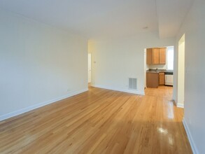 4844 N Wolcott Ave, Unit 3E in Chicago, IL - Building Photo - Building Photo