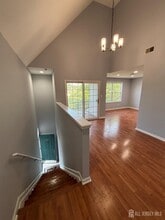 218 Cambridge Ct in Clifton, NJ - Building Photo - Building Photo