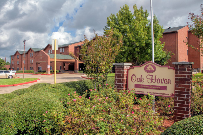 Oak Haven Apartments in Houston, TX - Foto de edificio - Building Photo