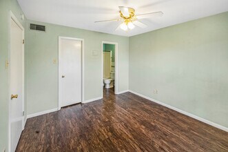 2005 S 8th St in Waco, TX - Building Photo - Building Photo