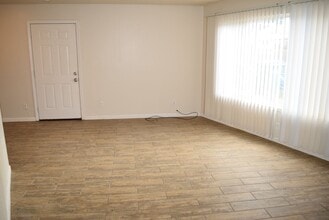 6049 Northcrest Cir in Carmichael, CA - Building Photo - Building Photo