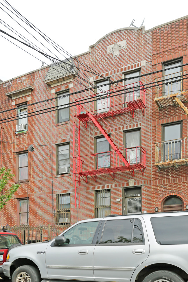 9909 42nd Ave in Corona, NY - Building Photo - Building Photo