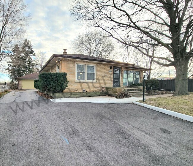 6209 75th St Rentals in Kenosha, WI