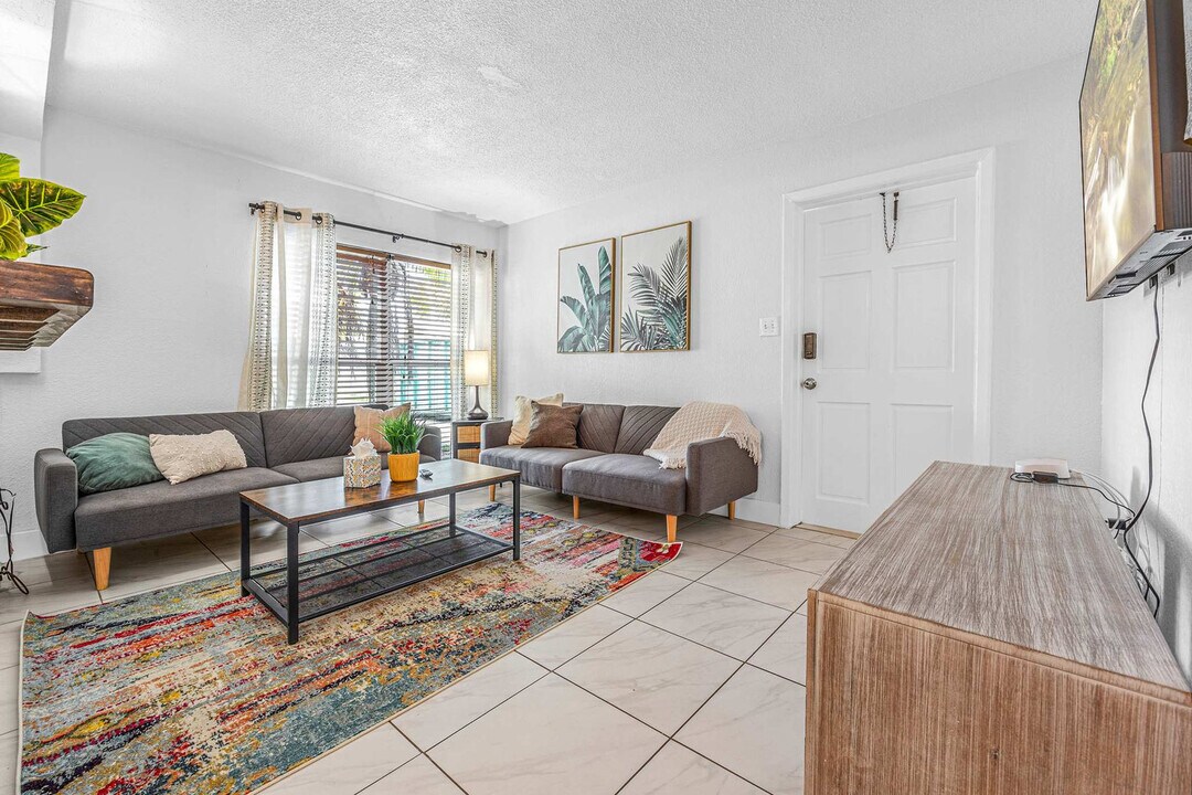 3524 S Atlantic Ave in Cocoa Beach, FL - Foto de edificio